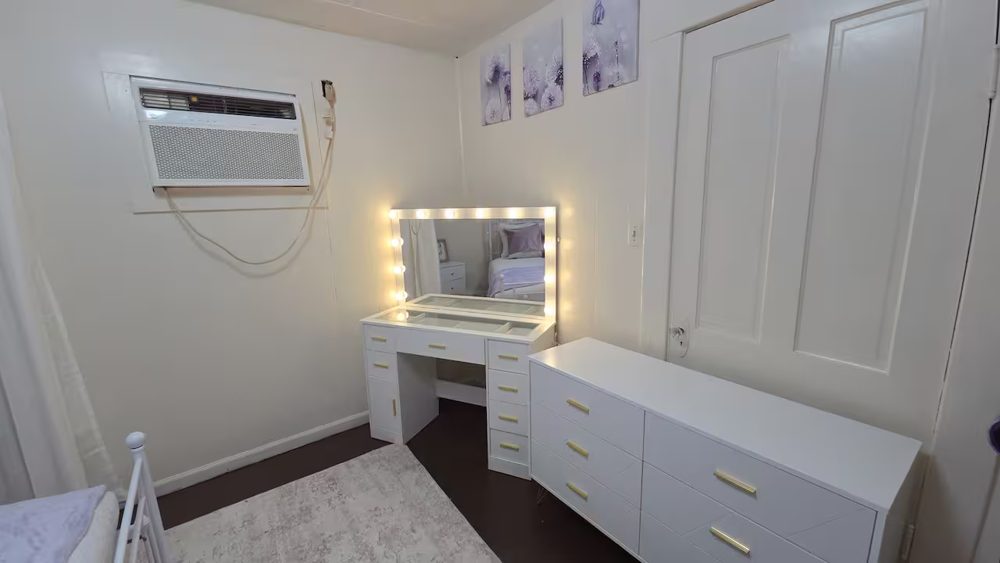 Campbell Suite furnished rental photo 1